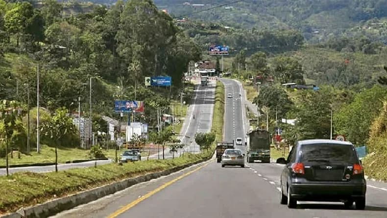 Modernización de la vía Bogotá-Girardot avanza y se prevé su finalización para abril de 2025