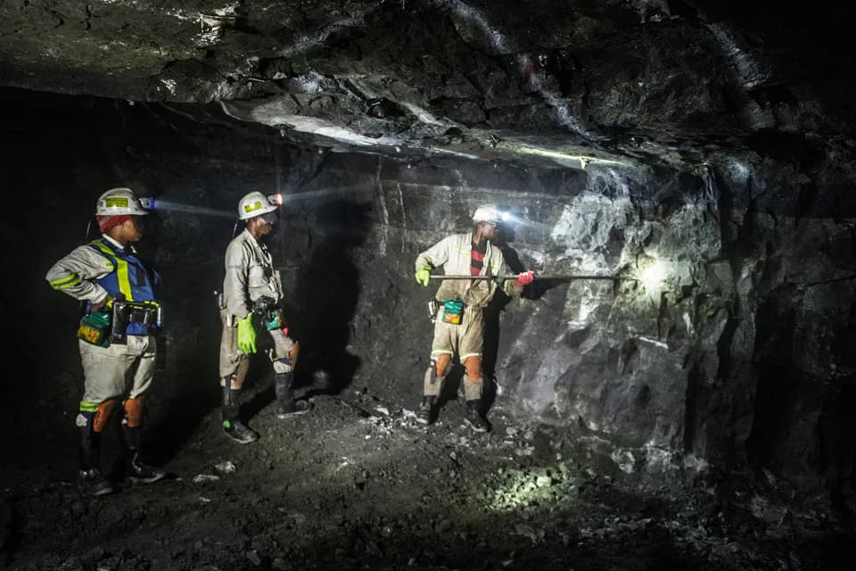 China condicionaría fusión de Anglo American y Teck a garantías de suministro de concentrado de cobre
