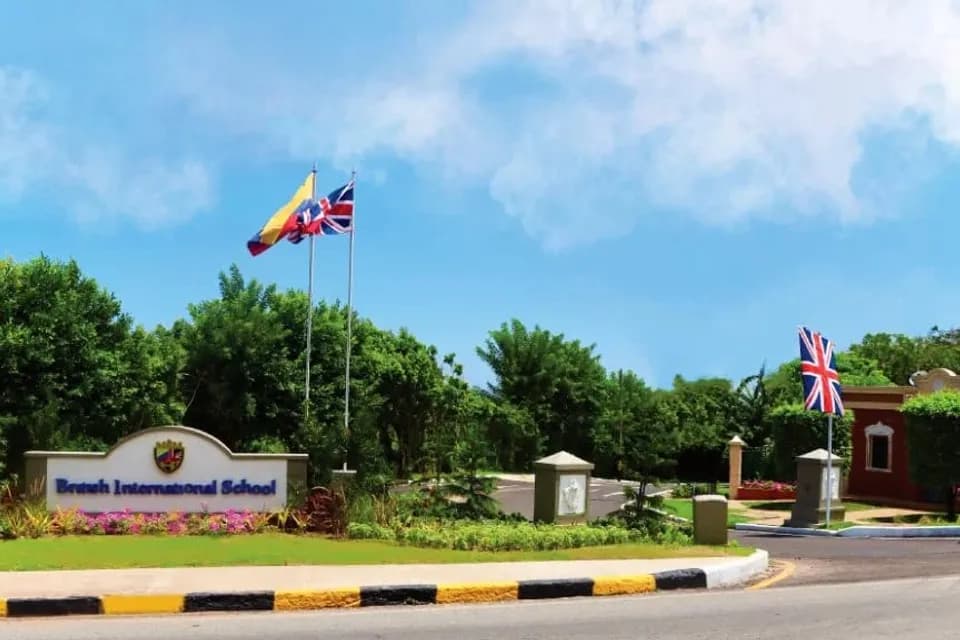 Compañía española Latam Education Holdings (de King’s Group) adquirió porcentaje accionario significativo de Colegio Británico Internacional, en Puerto Colombia (Atlántico)