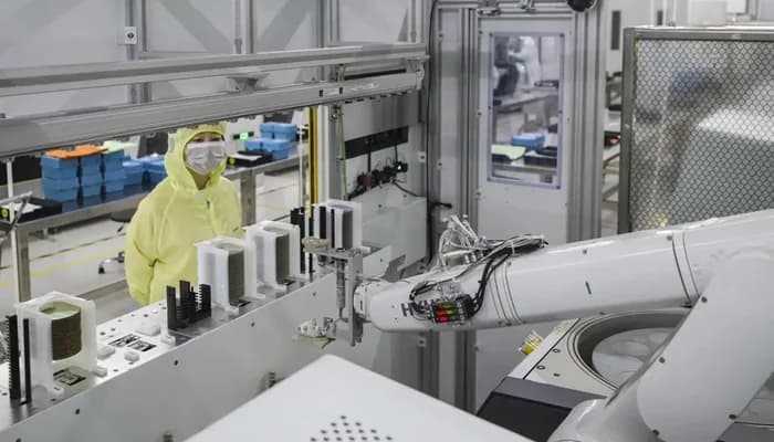 Mixtas cerraron las bolsas de Asia pues los operadores se mantuvieron al margen antes de los informes de Nvidia