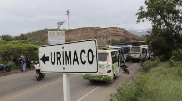 Camioneros bloquean vías de Santander y Norte de Santander por incremento en el precio del acpm