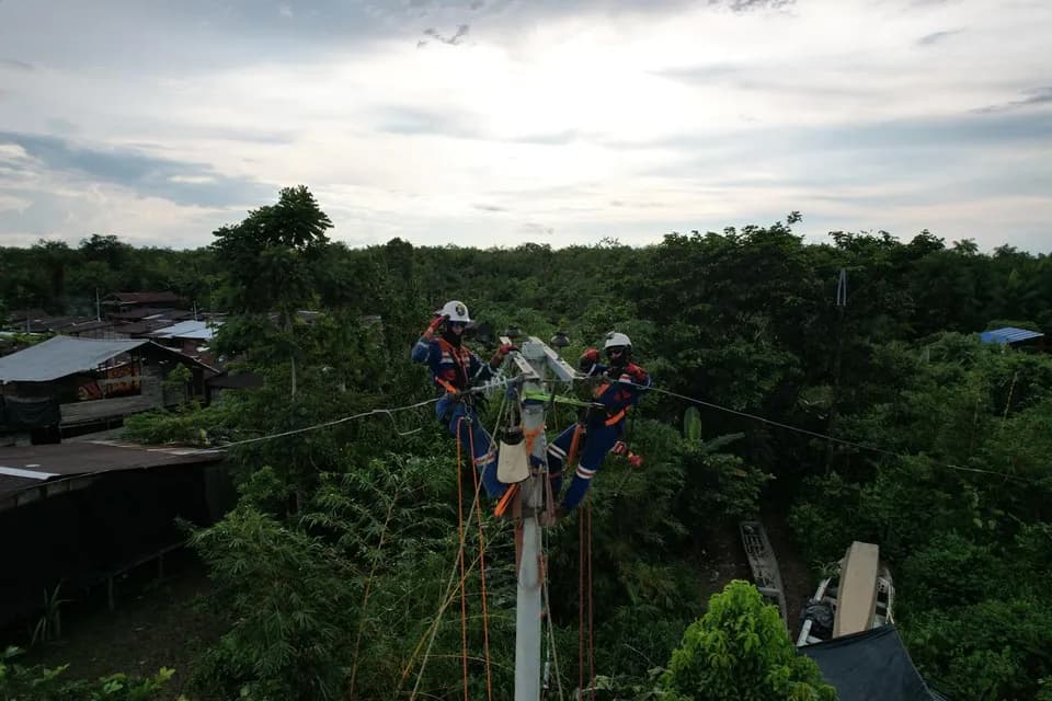 Enel Colombia destinó cerca de 230 toneladas de materiales para recuperar redes eléctricas afectadas por terremoto en Chocó