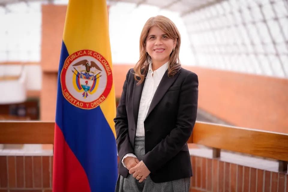 Con la promesa de inicio de un diagnóstico de las micro y pymes en Colombia, se posesionó nueva superintendente de Sociedades