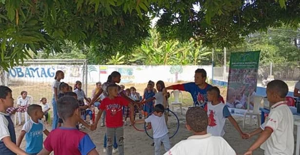 Tras reunir recursos de Fairtrade y de productores bananeros se entregarán las mejoras a la infraestructura educativa en Zona Bananera