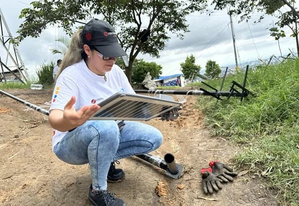 Voluntarios de la Fundación Nexans y Techo entregaron 40 luminarias en el sur de Cali las para más de 1.200 familias