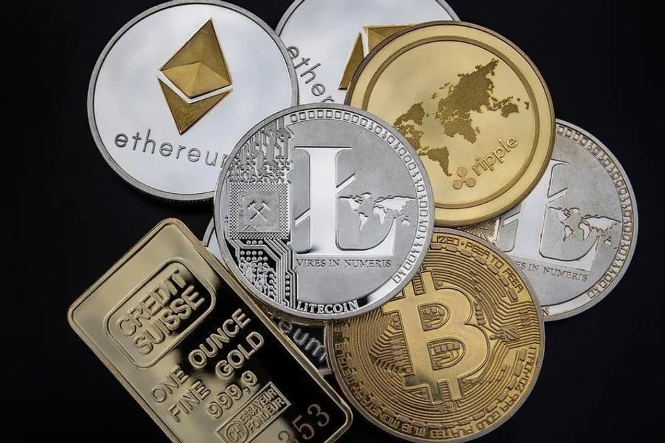 Tasas de cambio de monedas de reserva: euro se cotiza en $4.328,34; libra esterlina, en $4.947,03