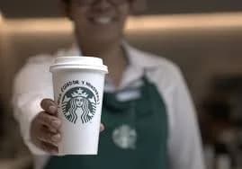 Starbucks implementará un nuevo modelo de servicio para traer clientes de vuelta a sus cafeterias
