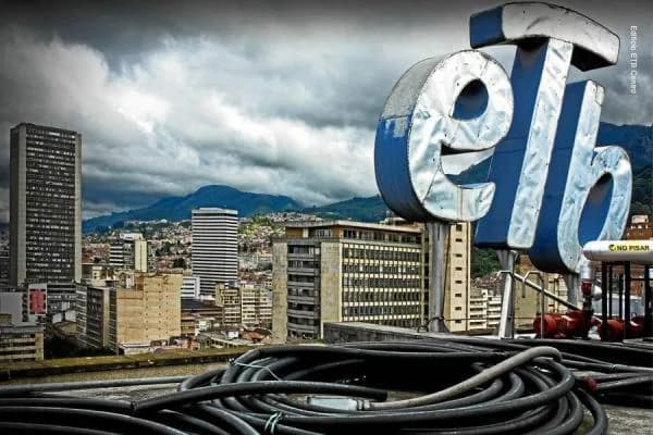 Fitch bajó calificación de la Empresa de Telecomunicaciones de Bogotá ETB a 'A+(col)' y la coloca en observación negativa por retrasos en refinanciamiento