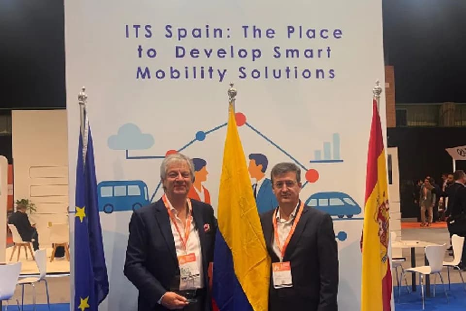 Alberto Mariño Samper de Corfi recibió premio ITS España 2025 por liderazgo en infraestructura