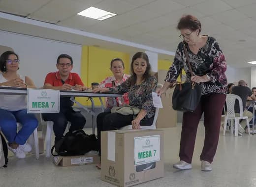 Se  abrieron las urnas para las consultas populares de las áreas metropolitanas del Suroccidente de Colombia y Piedemonte Amazónico