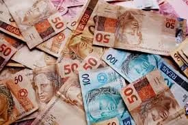 El real brasileño entre las monedas de mercados emergentes con mejor desempeño frente al dólar en lo que va de año, con un avance del 7%