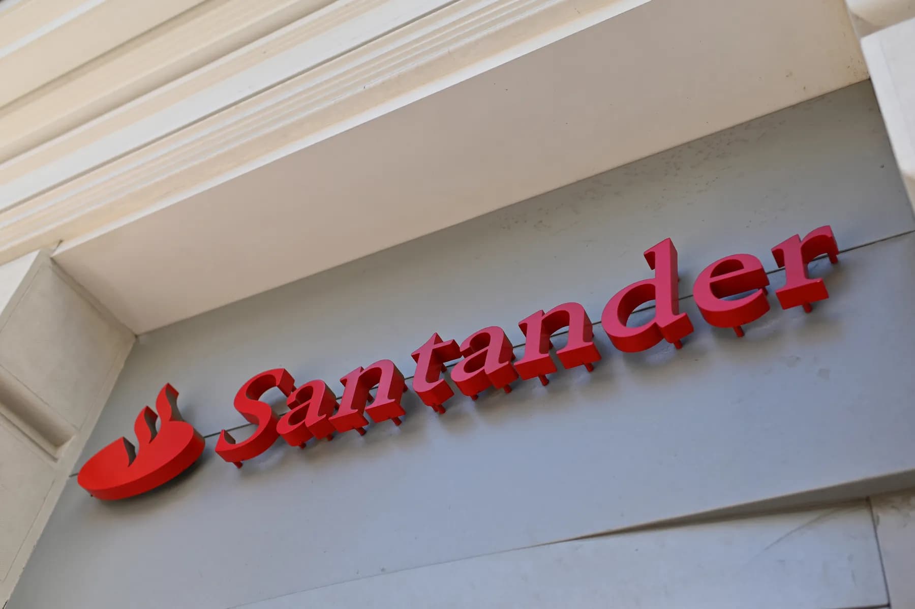 Banco Santander contactó con Sabadell para tratar la posible compra de TSB, su filial en Reino Unido