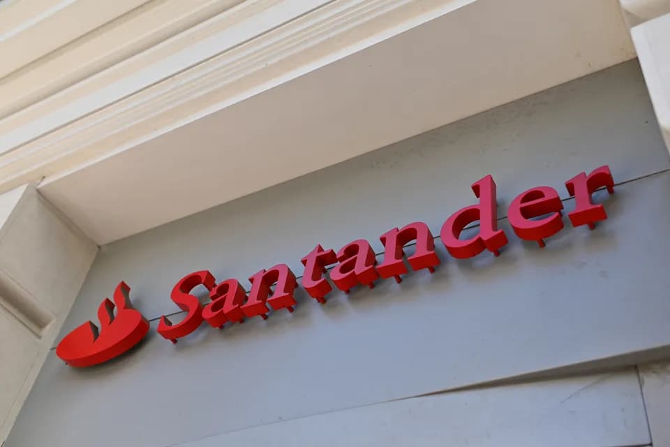 Banco Santander contactó con Sabadell para tratar la posible compra de TSB, su filial en Reino Unido