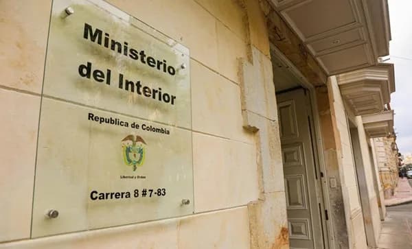 El Gobierno de Abelardo de la Espriella radicó denuncias por actos de corrupción en contrataciones directas de la Dirección Nacional de Bomberos