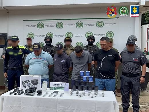 Capturados tres integrantes de las Disidencias de las farc que enviaban mensajes amenazantes y extorsivos a través de emisoras y redes sociales en Meta y Guaviare