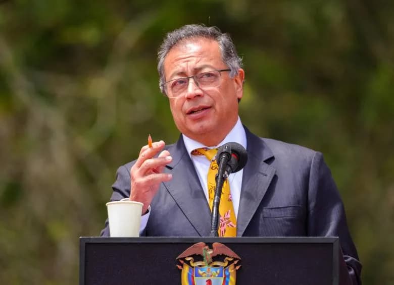 El presidente Petro también pide claridad a la Corte por el incidente de desacato contra el ministro de Salud; sostiene que se cumplieron las condiciones