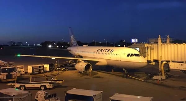 United Airlines amplía su red en Colombia con nuevos vuelos directos a Cartagena desde Houston y Washington-Dulles