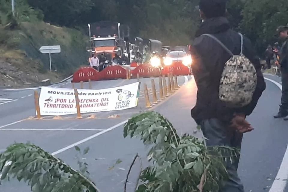 La vía Manizales - Medellín a la altura de Marmato en Caldas se encuentra bloqueada por paro minero