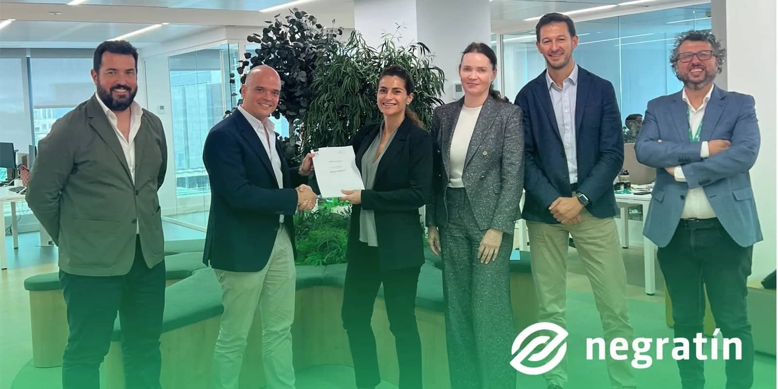 En el 2027, la española Telefónica prevé completar 100% del plan para proveer soluciones de digitalización a los parques solares que operará en Colombia el grupo Negratín