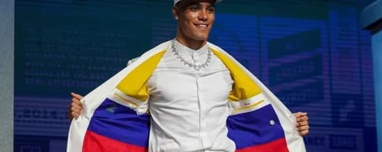 El colombiano Christian González estará en el Super Bowl con los New England Patriots
