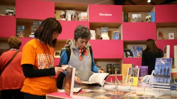 Alfonso Ávila Velandia presentará en la Feria del Libro de Bogotá su obra Volar Alto, en la que cuenta cómo el monopolio de Julio Mario Santo Domingo no le permitía hacerse un espacio en Eldorado