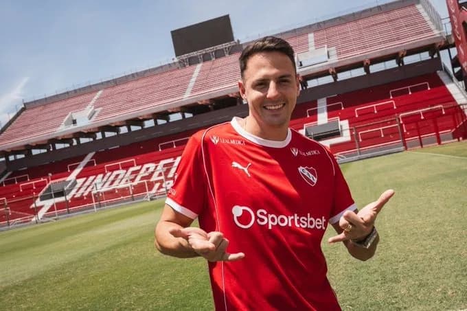 El lateral colombiano Santiago Arias es nuevo jugador de Independiente de Avellaneda