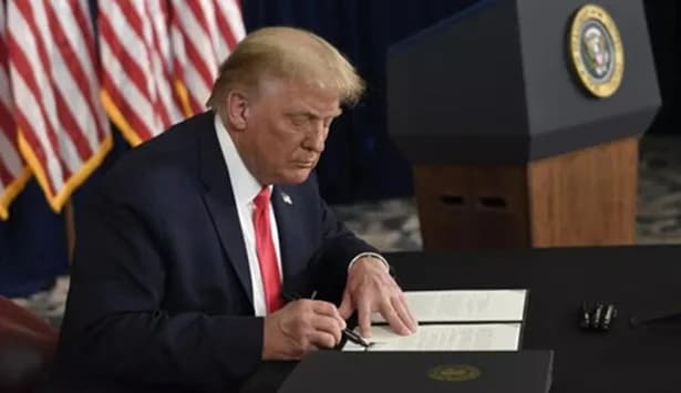Trump busca prohibir que empresas de defensa de E.U. paguen dividendos y recompren acciones