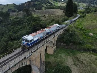 China anuncia conformación de grupo de expertos para la estructuración de proyectos férreos en Colombia