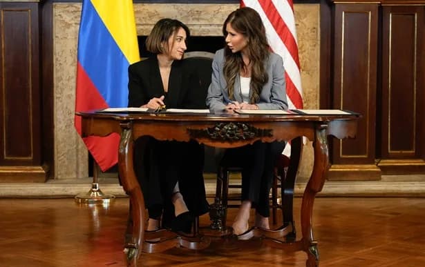 E.U. habría cancelado visas a funcionarios cercanos al presidente Petro