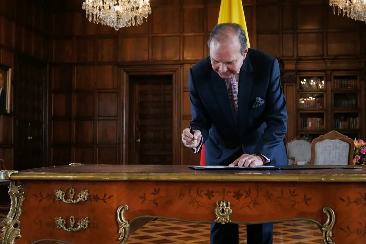 Juvenal Infante tomó posesión como embajador de Colombia ante la República Popular China