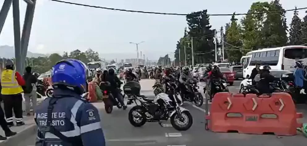 Ventas en Bogotá caen 80% por el paro camionero y trabajadores tardan hasta dos horas más en sus trayectos