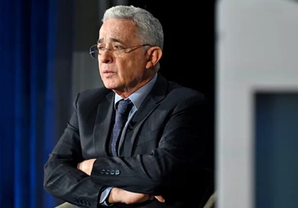 El expresidente Álvaro Uribe renunció a la prescripción de su proceso judicial para “no beneficiarse” de la justicia colombiana