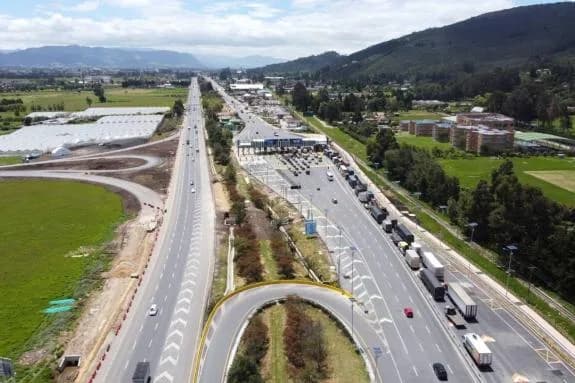 Recorderis: Estos son los cierres viales que habrá este domingo en Bogotá por la 'Maratón Vchallenges 42K'