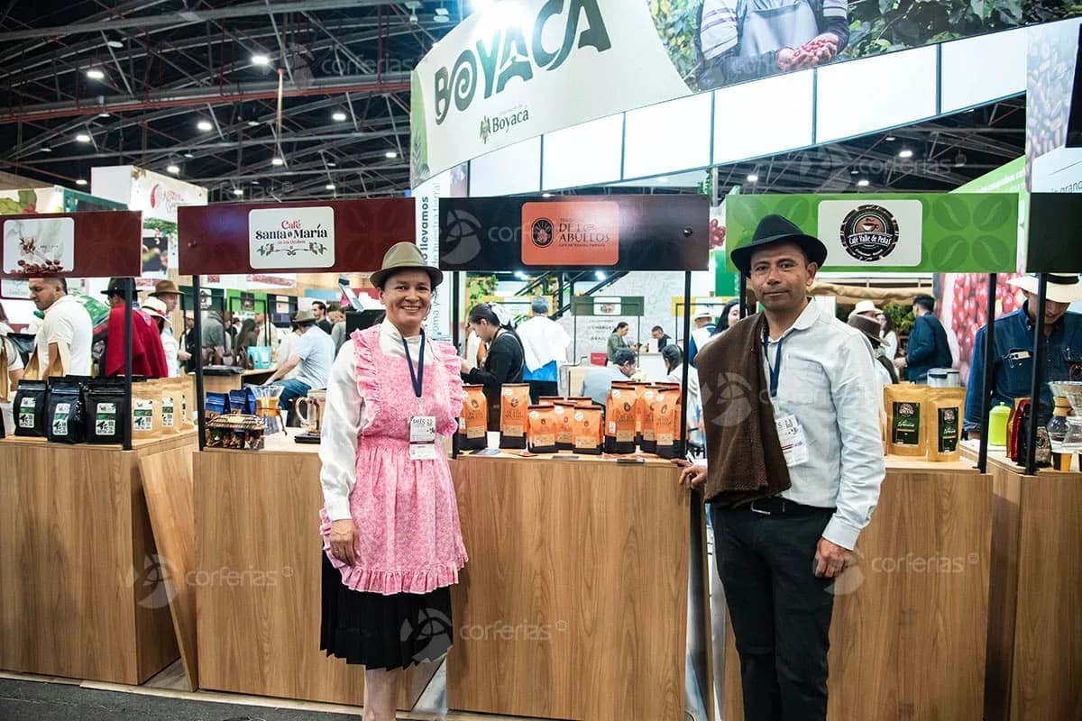 Productores, compradores y expertos participan en Cafés de Colombia Expo, que se realiza en Corferias hasta el 18 de octubre de 2026