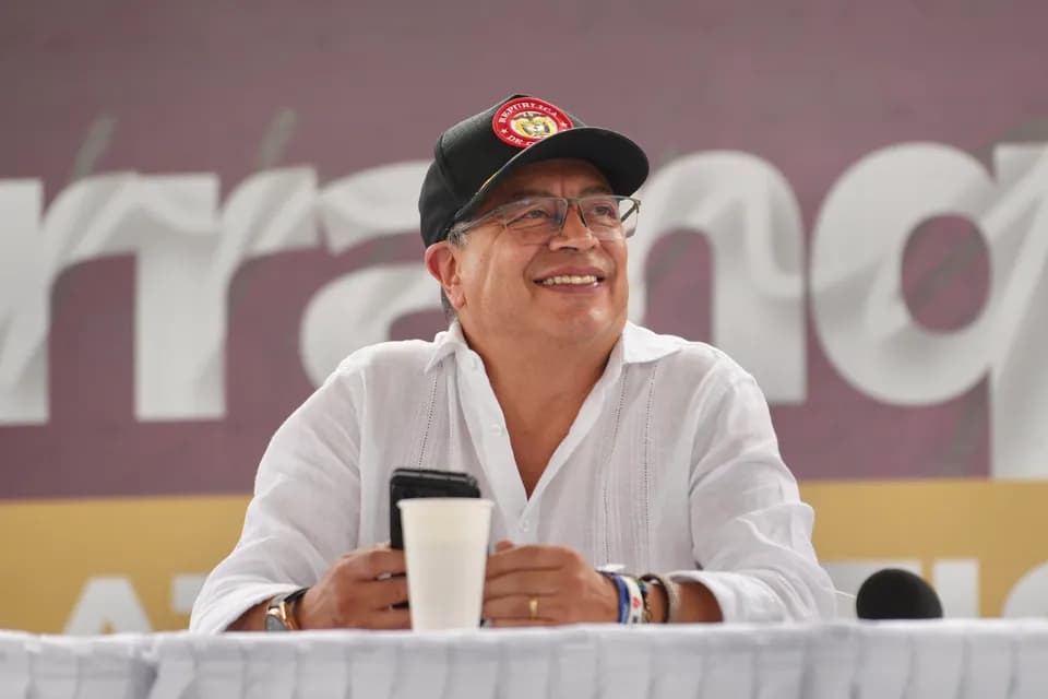 La Sala Plena del Consejo Nacional Electoral conoció este miércoles el escrito de acusación contra Gustavo Petro y Ricardo Roa por la violación de topes electorales en la campaña 2022
