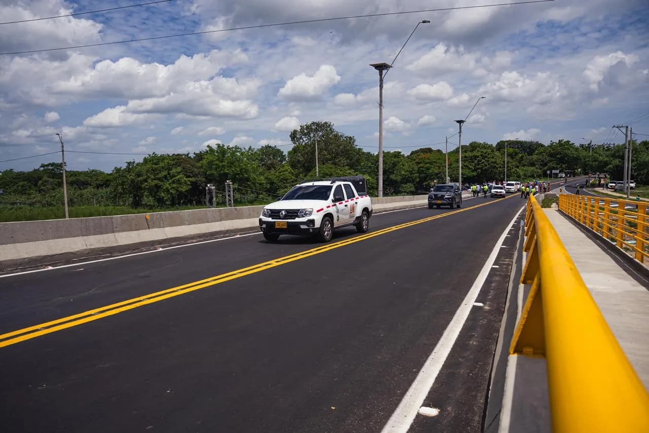 Con una inversión de $11.000 millones ponen en servicio puente en la intersección de la vía Malambo–Caracolí con la Circunvalar de la Prosperidad