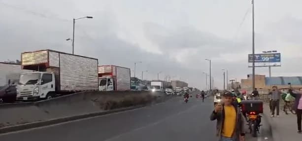 Corredor vial Bogotá - Villavicencio uno de las más afectadas a raíz de los bloqueos, Gobierno confirma que mantendrá el alza del precio del Acpm