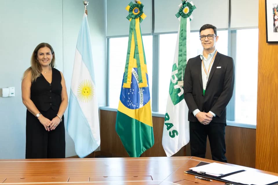 Petrobras firmó un memorando de entendimiento con la argentina YPF para analizar negocios de exploración y producción