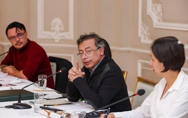 El presidente Petro confirmó que su Gobierno maneja la hipótesis de que la Segunda Marquetalia atentó contra Miguel Uribe Turbay