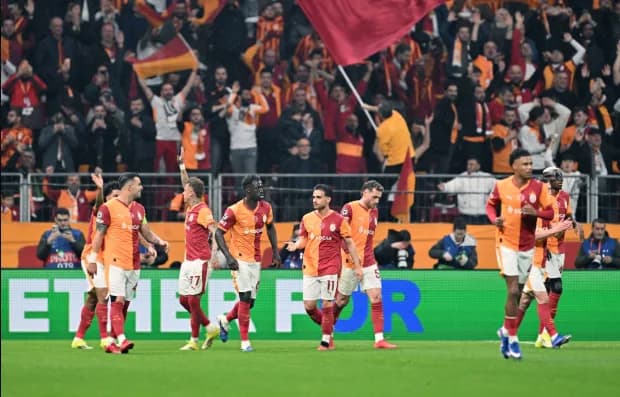 El colombiano Davinson Sánchez marcó en la goleada del Galatasaray a la Juventus en la Champions League