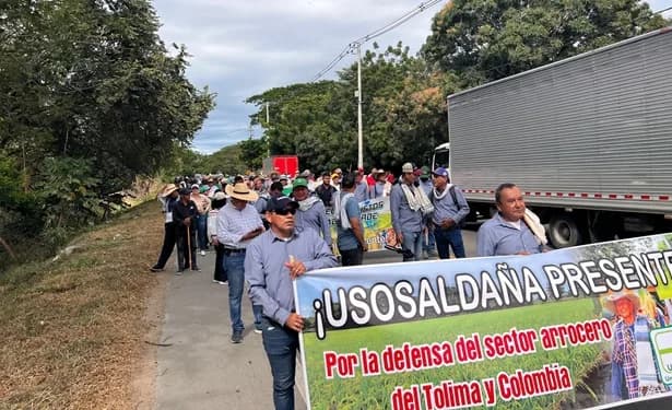 Los arroceros aumentarán las horas de bloqueo por falta de acuerdo con el Gobierno Nacional