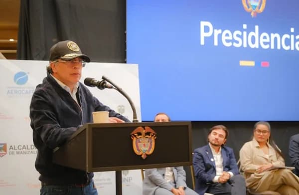 El presidente de Colombia, Gustavo Petro, insistió en que hay intereses detrás de críticas al proyecto Regiotram