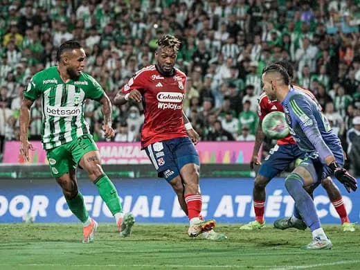 Nacional se quedó con el clásico ante el Medellín y se acerca a la final de la Copa