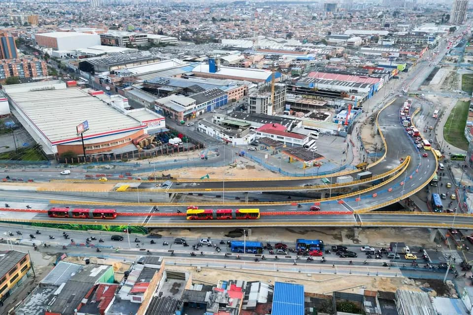 Cinco grupos de la Avenida 68 en Bogotá estarían listos en 2026