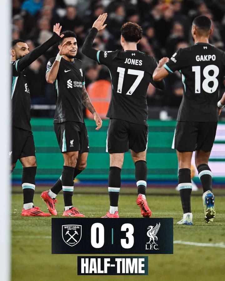 El Liverpool le ganó al Tottenham cinco por uno y salió campeón anticipado de la Premier League: el colombiano Luis Díaz anotó un gol