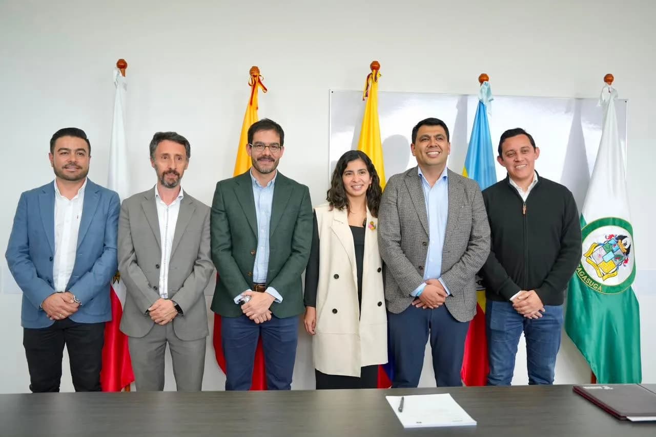 TransMilenio firmó un convenio con la Agencia Regional de Movilidad por $48.437 millones para intervenir siete estaciones del corredor Bogotá–Soacha