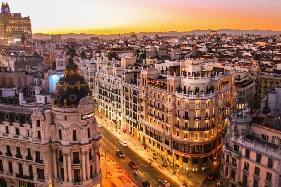 España creó un fondo de inversiones soberano que pretende movilizar 120.000 millones de euros