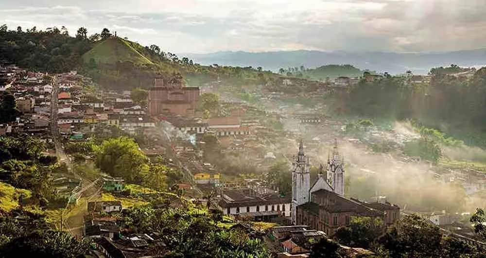 La minera Anglo American planea recortar sus gastos en 1.800 millones de dólares para 2026