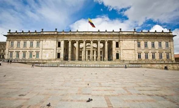 El receso de la Plenaria de la Cámara para aprobar el Presupuesto se extenderá hasta las 3:00 p.m., mientras el Gobierno entrega el nuevo plan regionalizado que sube a $360 mil millones