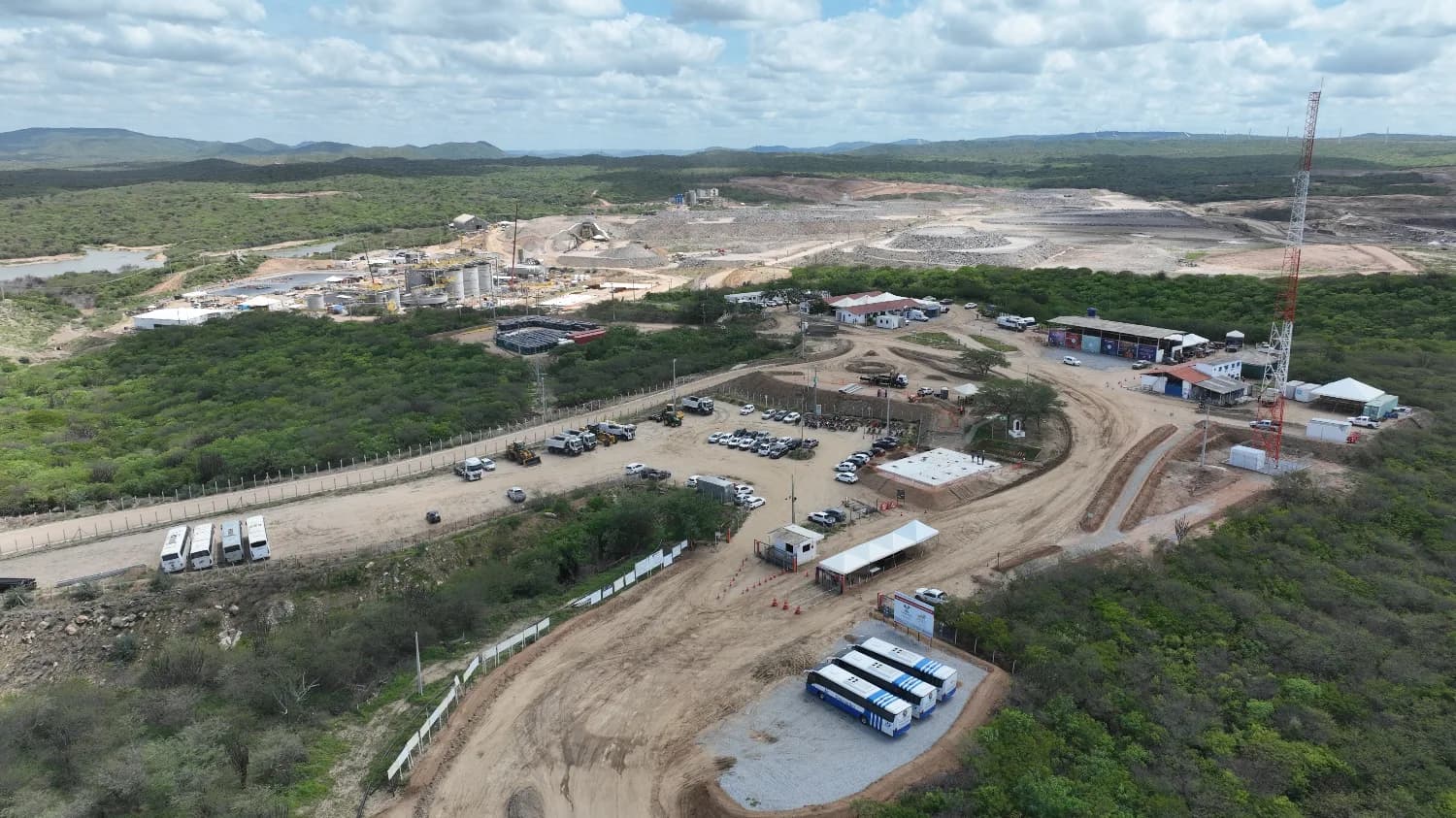Aura Minerals (dueña de la mina Tolda Fría en Caldas) comprará una compañía para asumir la operación y mantenimiento de flota minera en tres operaciones de oro en Brasil